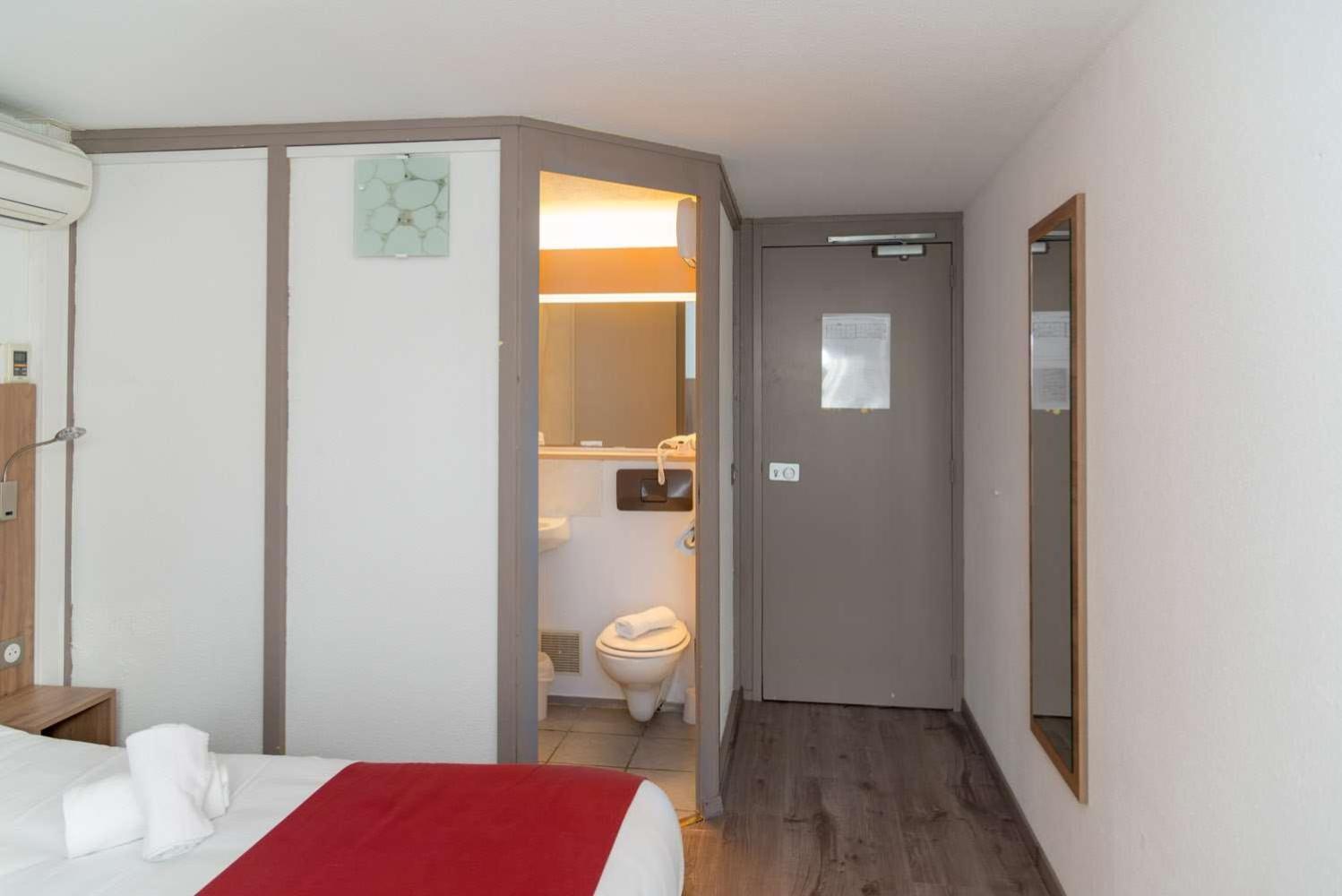 Brit Hotel Plaisance A9/A61 นาร์บอนน์ ภายนอก รูปภาพ